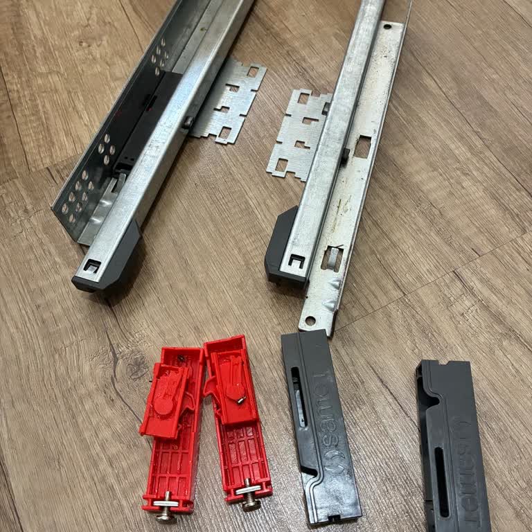 Samet Çekmece Mekanizması Parçaları Kırıldı, Yedek Parça Talebi