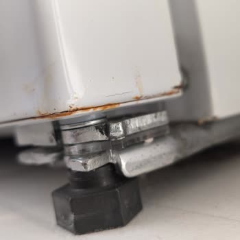 Vestel Fırın Kapısının Kapanmaması Ve Buzdolabı Kapısındaki Paslanma Servis Yetersizliğiyle Büyüyor