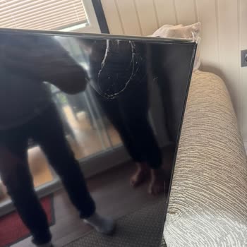 Teslimat Anında Kırık Ekranlı TV Ücretsiz Değişim Talebi