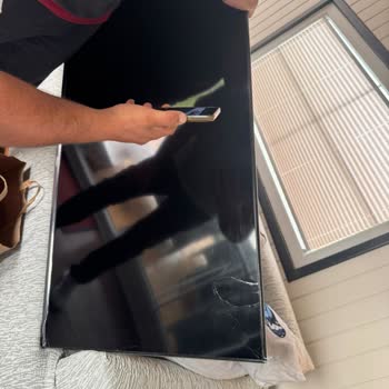 Teslimat Anında Kırık Ekranlı TV Ücretsiz Değişim Talebi