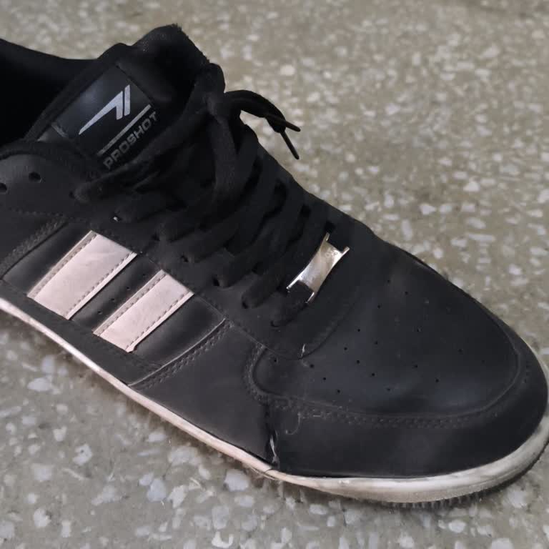 Ayakkabının Dikişleri Açıldı Ve Mağaza Cevap Vermedi