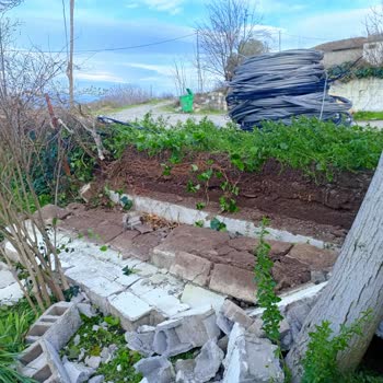 Bahçe Duvarım Çöktü, Aydınlatma Direği Değişiminde Özensiz Davranış
