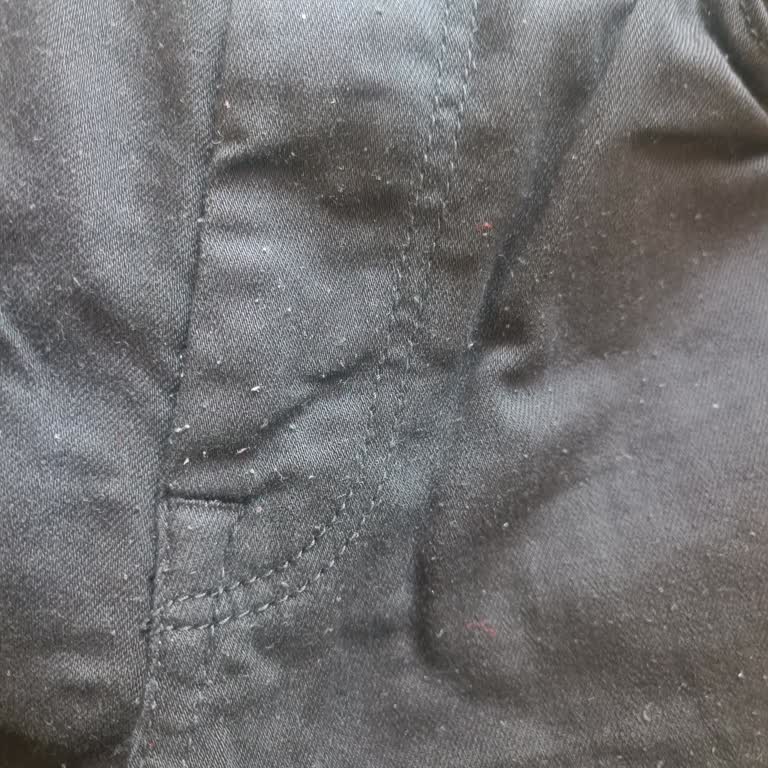 Mavi Markalı Markus Pantolonunun Aşırı Tiftiklenmesi Ve Hızlı Değişim İsteği