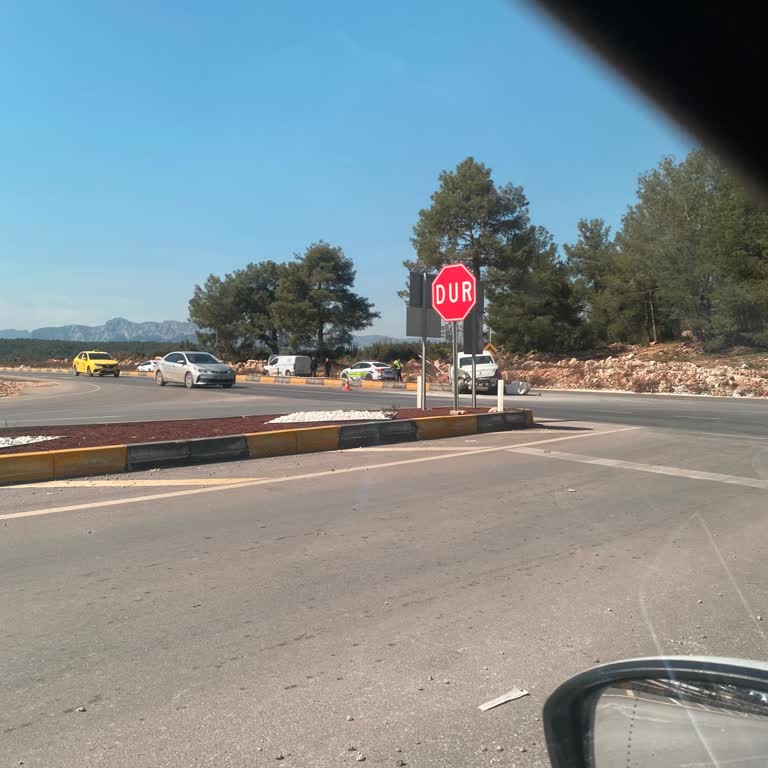 Karayolları Genel Müdürlüğü Antalya Şehir Hastanesinin Kavşaklarında Sürekli Kazalar