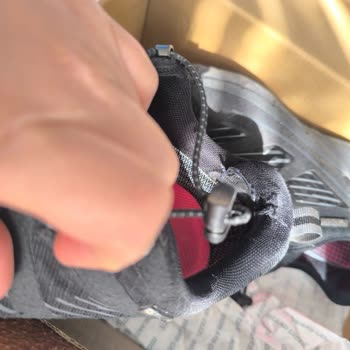 Garanti Kapsamındaki Ayakkabı Kısa Sürede Yırtıldı Ve Su Geçirdi, Üretim Hatası Olarak Reddedildi