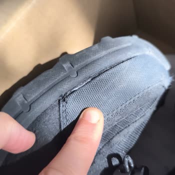 Garanti Kapsamındaki Ayakkabı Kısa Sürede Yırtıldı Ve Su Geçirdi, Üretim Hatası Olarak Reddedildi