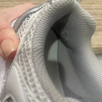 New Balance 530 Ayakkabısının Dört Ayda Topuk Yırtılması Ve Mağaza Red Kararı