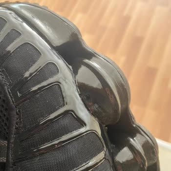 Barçın'dan Aldığım Nike Shox Ayakkabıda Kutu Hasarı Ve İşçilik Sorunu Nedeniyle Ücret İadesi Talebi