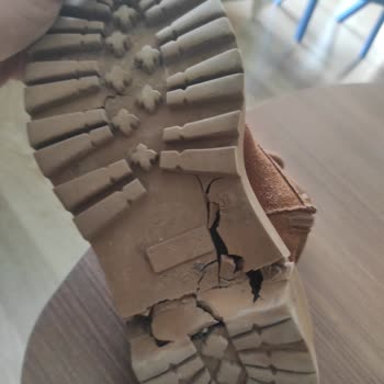 Derimod Botunun Ayıplı Tabanı Ve 6 Aylık Garanti Reddine Karşı Hayal Kırıklığı