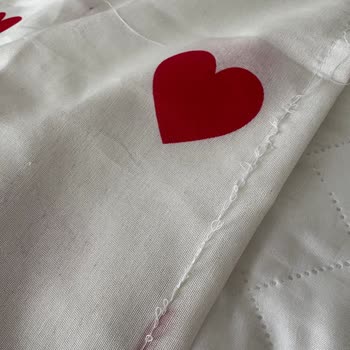 Yanıltıcı Reklamla Satın Alınan Kalitesiz Yastık Ve Nevresim Şikayeti