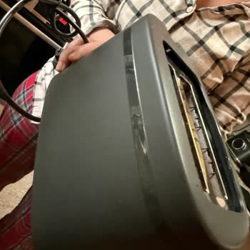 Philips Tost Makinesinin Ani Alev Alması Ve Ev Yangını Tehlikesi