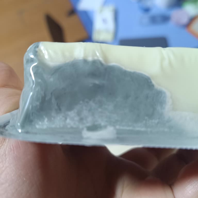 Tarih Geçmemiş Kaşar Ürününün Küflenmesi Sağlık İçin Tehlike