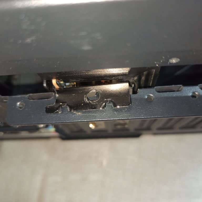 Ağırlık Nedeniyle GPU Sarkması Ve Braket Bükülmesi