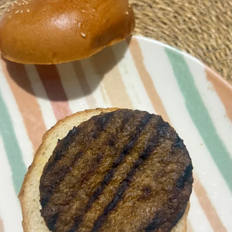 İki Hamburgerin İçinde Sadece Köfte: Eksik Ürün Ve Yanıltıcı Müşteri Hizmeti