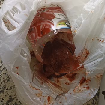 BİM Mağazasında Kırılan Salça Kavanozu Ve Cevapsız Şikayet