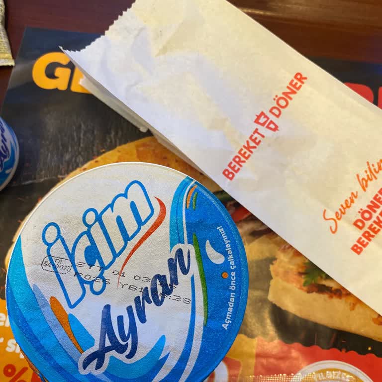 Bereket Döner Ayranların Son Kullanma Tarihi Geçmiş Olması Ve Personelin Umursamaz Tutumu