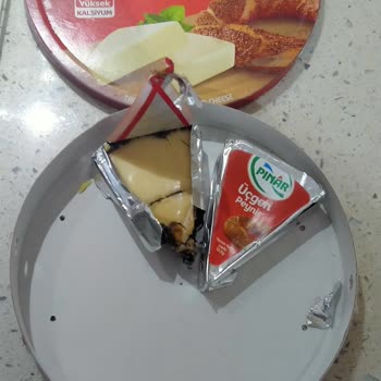 Pınar Et Ve Süt Sekiz Parça Ürünün Bir Adedi Küflü Ve Çok Kötü Kokuyordu