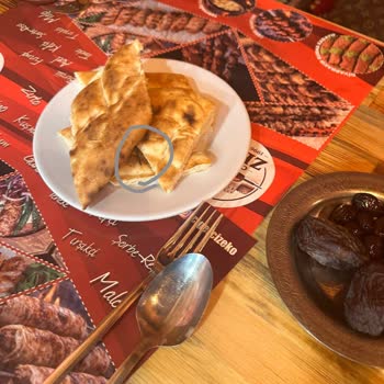 Hamam Böceği Ekmekte Görüldü Aynı Gün İlaçlama Sonrası Servis Verilmesi Kabul Edilemez