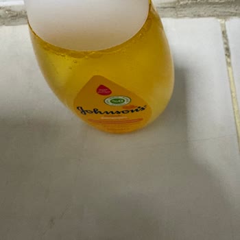 Kapalı Şişelerde Bulanıklaşan Bebek Şampuanı Müşteri Güvencesini Sarsıyor