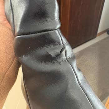 Roger Siyah Mat Küt Burunlu Çizmemde Ön Kısım Yırtılması Ve Değişim Talebi