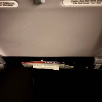 Uçakta Dar Koltuklar Ve Bel Ağrısı Şikayeti