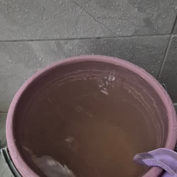 Şebeke Suyunda Çamurlu Ve Kötü Koku Nedeniyle Acil Sağlık Güvencesi Talebi
