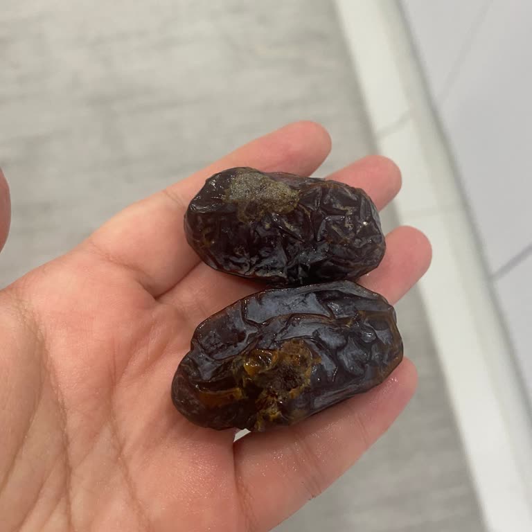 BİM Şubesinden Bozuk Hurma Satın Aldım Ve İade Talep Ediyorum