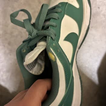 Sneaks Up Ayakkabısının Kısa Sürede Açılması Ve Mağazanın İlgisiz Tutumu