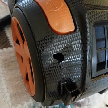 Kırık Süpürge Ve Cevapsız Satıcı Sebebiyle Mağduriyet