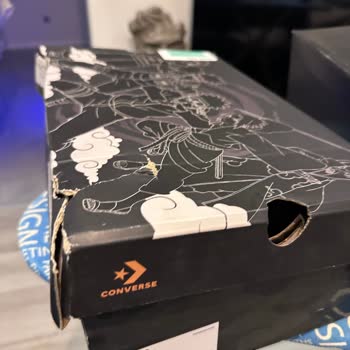 Converse Kargo Hatası: Kutusu Yırtılmış Ve Kusurlu Ürün