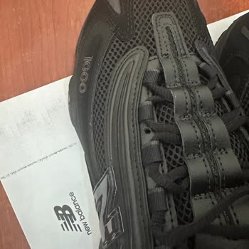 Kusurlu New Balance Ayakkabı Gönderildi, Çelişkili Açıklamalarla Değişim Talebim Reddedildi