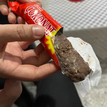 Ülker Çokonat Ürünün İçinde Kurt Bulunması Hijyen Ve Sağlık Endişesi