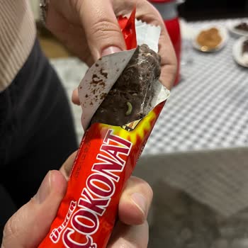 Ülker Çokonat Ürünün İçinde Kurt Bulunması Hijyen Ve Sağlık Endişesi