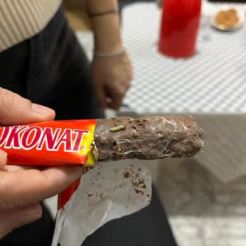 Ülker Çokonat Ürünün İçinde Kurt Bulunması Hijyen Ve Sağlık Endişesi