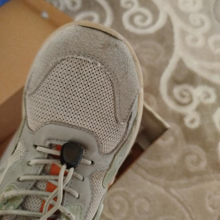 Üç Ayda Çocuk Ayakkabılarının Yırtılması Ve Müşteri Hizmetlerinden Yanıt Alınamaması