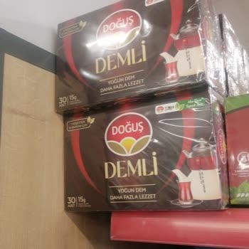 Etiket Eksikliği Ve Mağaza Personelinin Uygunsuz Davranışları