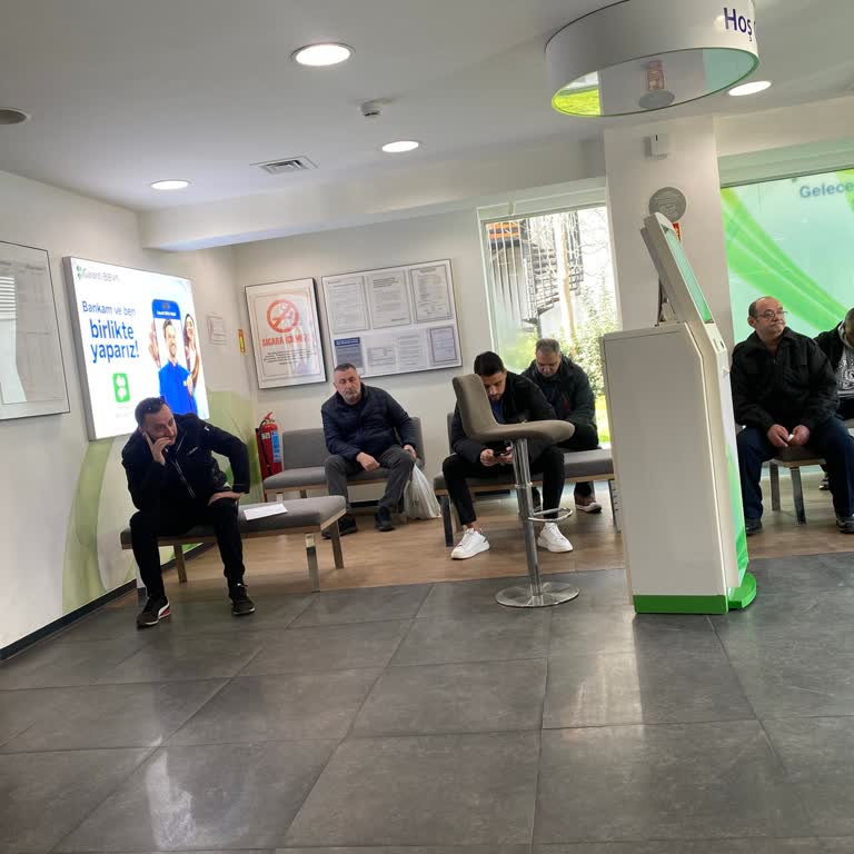 Garanti Bankası Şubelerinde Personel Eksikliği Ve Uzun Kuyruk Şikayeti