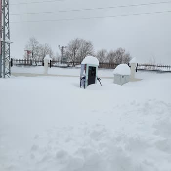 Ordu Akkuş Devlet Hastanesindeki Şarj İstasyonu Karla Kapalı Ve Cevap Bekliyor