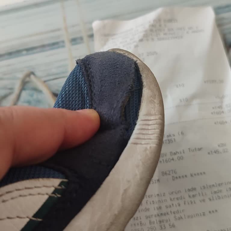 Üç Ayda Açılan Ve Erime Gören Spor Ayakkabıda Değişim Talebi Reddedildi