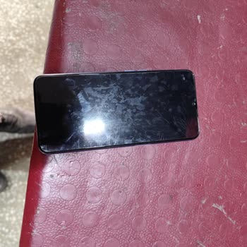 Media Markt Servisi Telefonumu Bozdu, Şarj Ve Cam Sorunlarıyla Dönerek