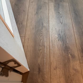 Arçelik Yetkili Servisinin Parkelere Verdiği Çizik Ve Cevapsızlık