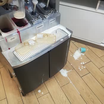 Hijyen ve Personel Davranışı Burger King Kadıköy Şubesinde Kabusa Dönüştü