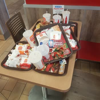 Hijyen ve Personel Davranışı Burger King Kadıköy Şubesinde Kabusa Dönüştü