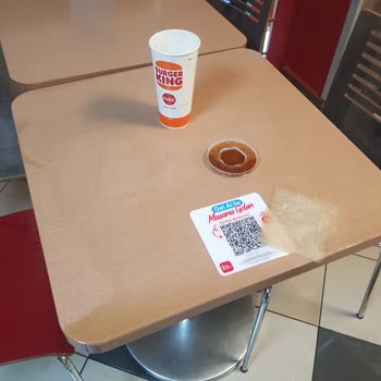 Hijyen ve Personel Davranışı Burger King Kadıköy Şubesinde Kabusa Dönüştü