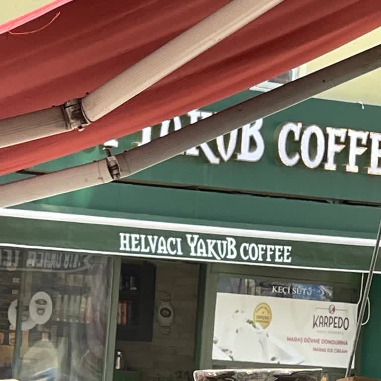 Helvacı Cafe Silivri Şubesinde Saygısız Çalışan Ve Hijyen Eksikliği