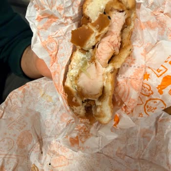 Popeyes Pişmemiş Tavuk Gönderdi