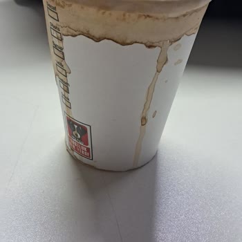 Pablo Artisan Coffee’de Tek Bardak Gönderimi Ve Erimiş Bardak Şikayeti