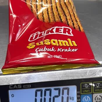 Ülker 70 g Susamlı Çubuk Paketi İçeriği Az Ve Yanıltıcı