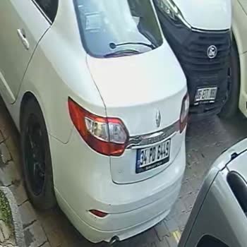 PTT Kargo Sürücüsü Aynamı Kırdı, Şikayetim Cevapsız