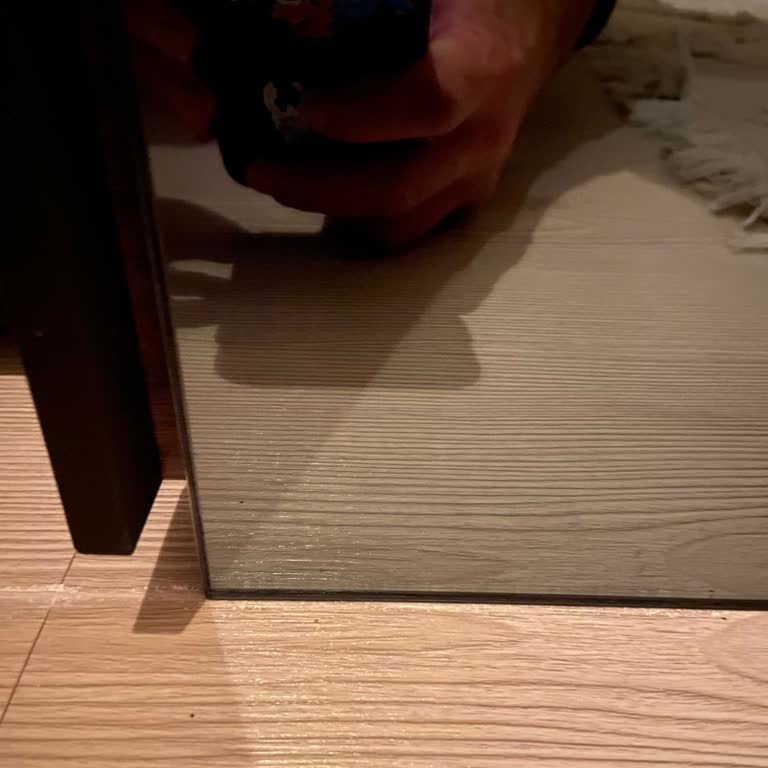 Enza Home Orlando Serisi Dolapta Aynanın Kendiliğinden Düşmesi Güvenlik Riski Ve Üretim Hatası